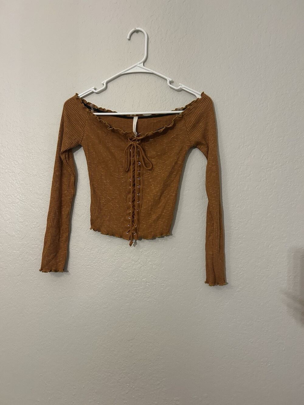CHOCOLATE Women’s Brown Solid Knit Lace-Up Ruffle Cropped Long Sleeve Top S